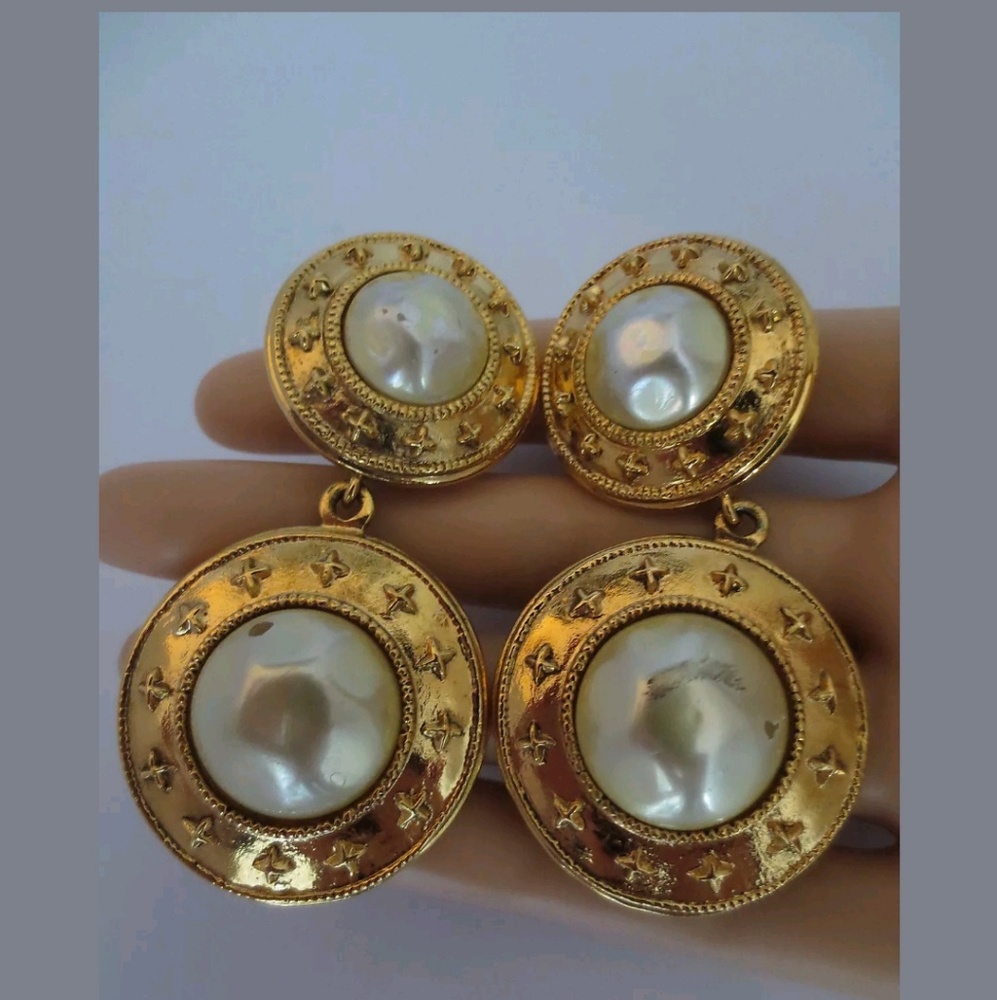 Vintage Chanel earrings 1980s